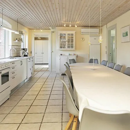 14 Person Holiday In R Sk Bing Feriehus